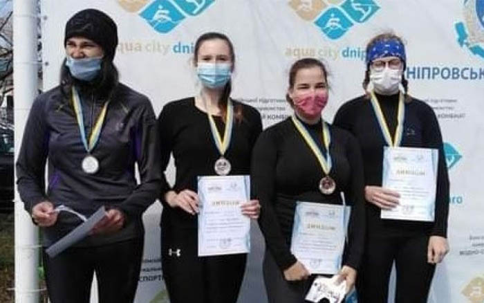 Чотири золотих та дві срібних медалі завоювали спортсменки з Тернополя на змаганнях з веслування