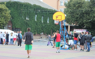 У Тернополі провели турнір з вуличного баскетболу (ФОТОФАКТ)