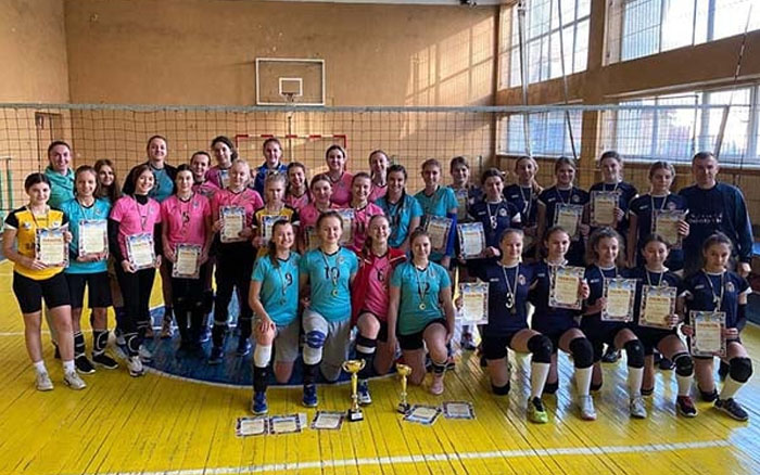 У чемпіонаті області з волейболу серед дівчат відзначились команди з Тернополя