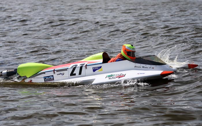У Тернополі під час чемпіонату світу з водно-моторного спорту зіткнулися два човни