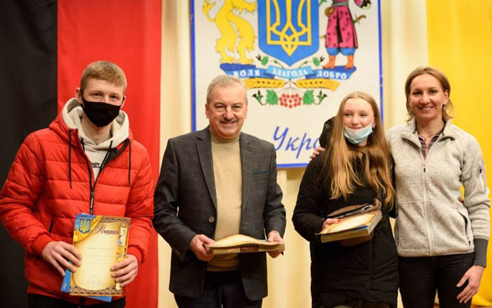 Олена Підгрушна вручила подяки юним спортсменам з Великоберезовицької громади