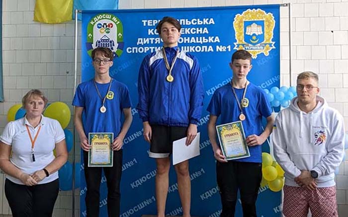 У Тернополі на чемпіонаті області впродовж двох днів змагались найсильніші юні плавці