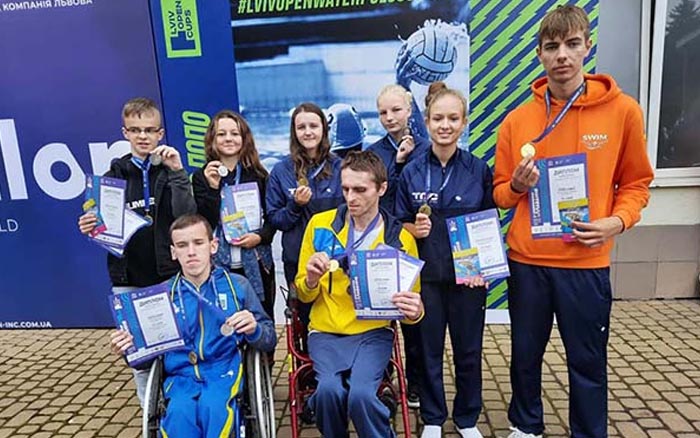 Команда Тернопільського "Інваспорту" з медалями повернулась із Відкритого Кубку міста Львова з плавання