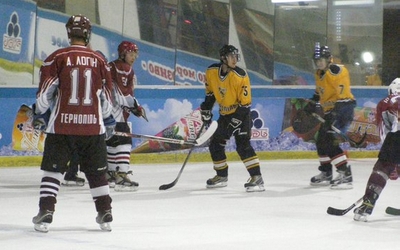 Хокейні команди Тернополя провели товариський матч
