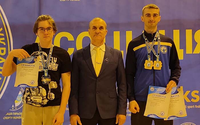 Тернопільські студенти вдало виступили на відкритому чемпіонаті Асоціації гирьового спорту України в Ужгород