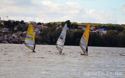 У неділю Тернопільське озеро стало ареною змагань із водних видів спорту